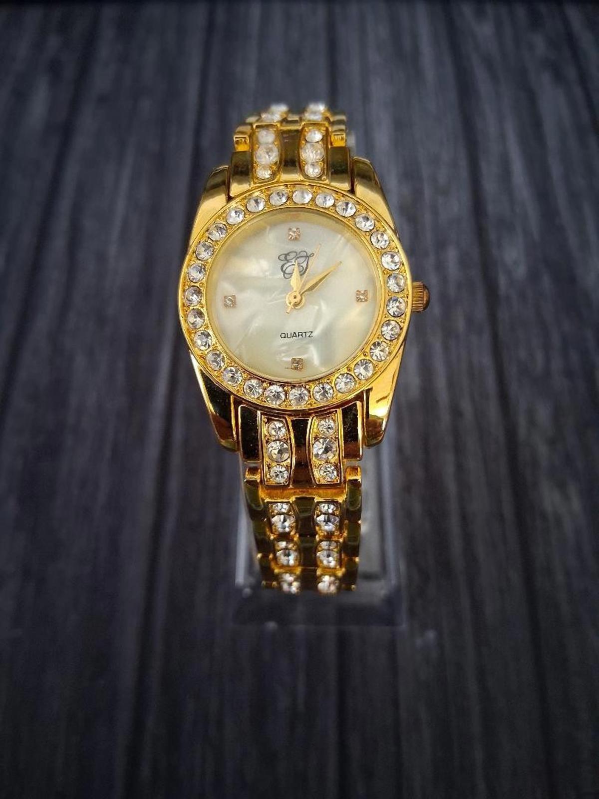 Rare Vintage Elizabeth Taylor Diamond Mother of Pearl Watch  display picture 1