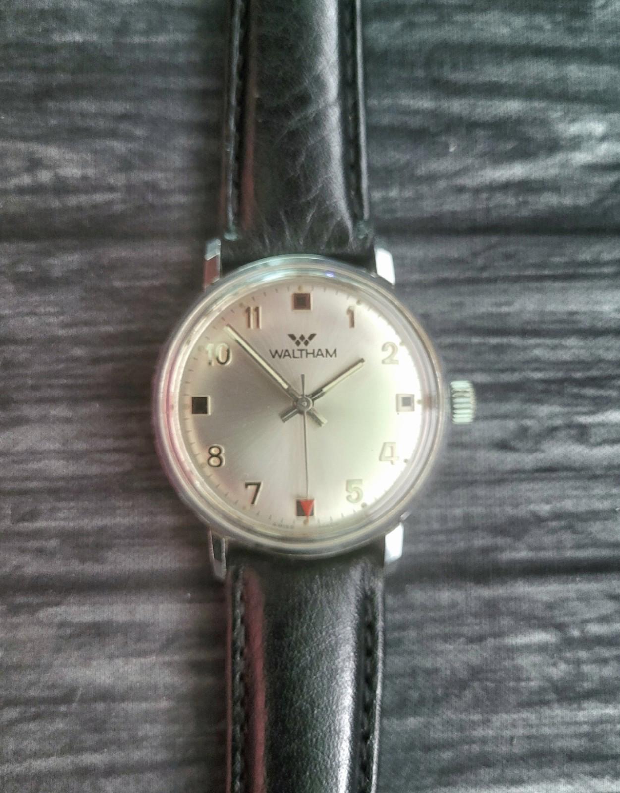 Rare Waltham Mechanical 140 Caliber Swiss 1950 display picture 2