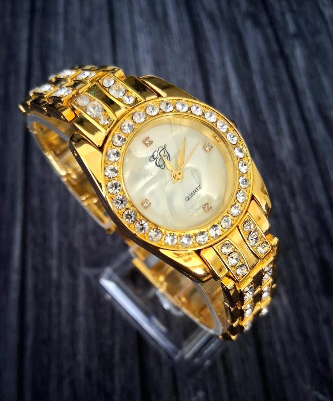 Rare Vintage Elizabeth Taylor Diamond Mother of Pearl Watch  display picture 3