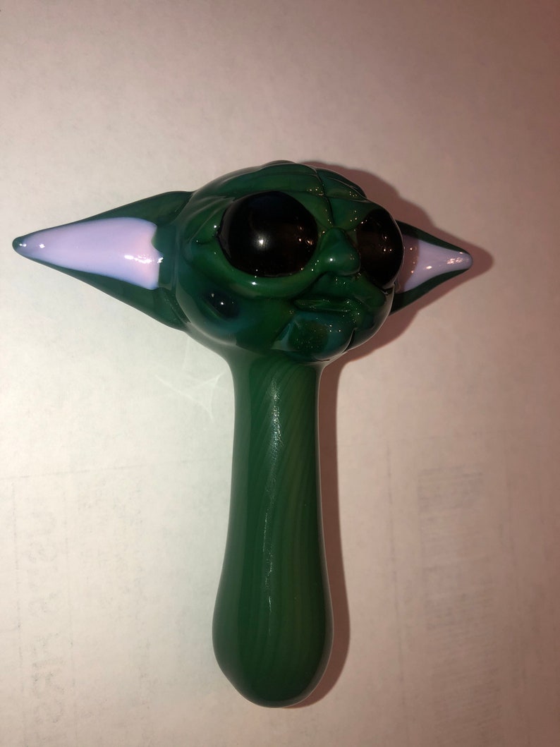 Baby Yoda Pipe