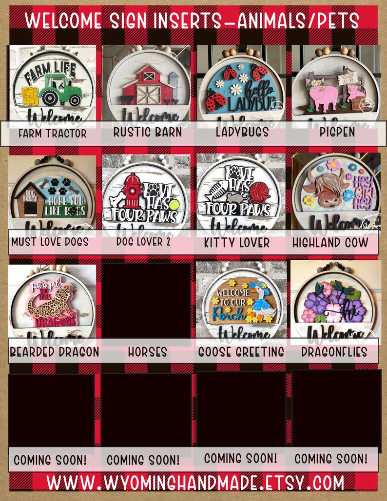 Puede incluir: Una colecci&oacute;n de insertos circulares de madera para letreros de bienvenida con varios temas de animales y mascotas, incluyendo tractor, granero, mariquitas, cerdo, perro, gato, vaca highland, drag&oacute;n barbudo, ganso y lib&eacute;lulas, con la URL WWW.WYOMINGHANDMADE.ETSY.COM.