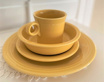 Sunflower Yellow Fiestaware 4pc Dinnerware Set; Flawless, USA