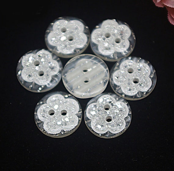 White Resin Flower Buttons 15mm Sew On 2 Holes 20 Pcs Sewing Jewellery Making