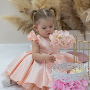 Pierwsze urodziny Peach Dress, Gość weselny, Sukienka dla dziewczynki księżniczki, Puszysta suknia dla dziewczynki sypiącej kwiaty, Chrzest, Satynowa sukienka dla dziecka, Letnie wydarzenie specjalne
