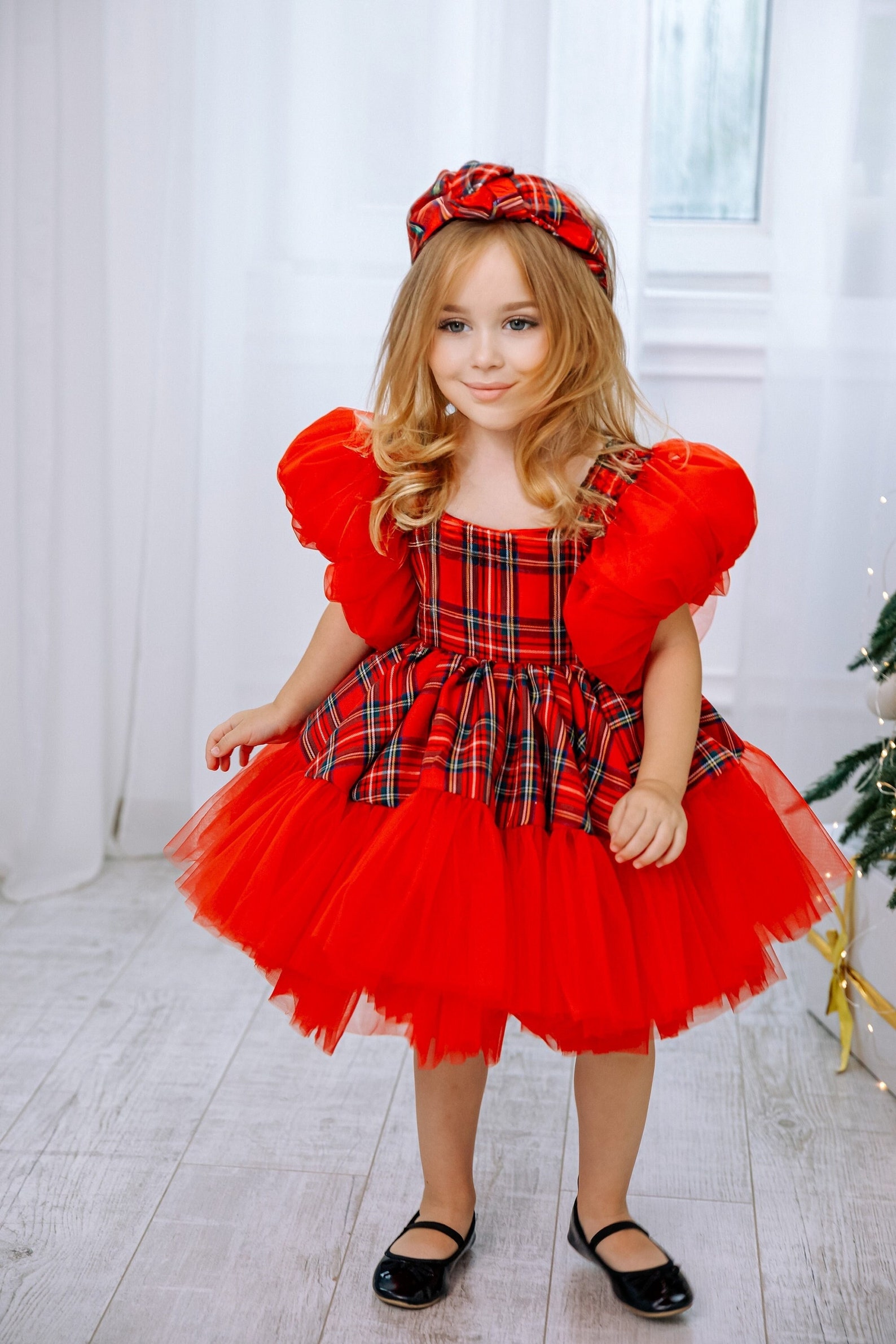Petit Bebe Girls Red Holiday Plaid Smocked Dress - White Collar & Long Sleeves