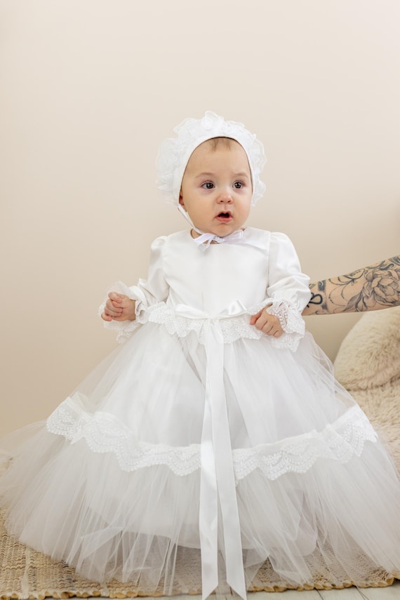 Baptême, robe de bébé en dentelle, première communion bouffante