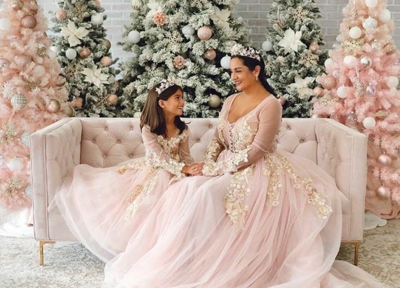 Mother daughter dressing clearance gowns