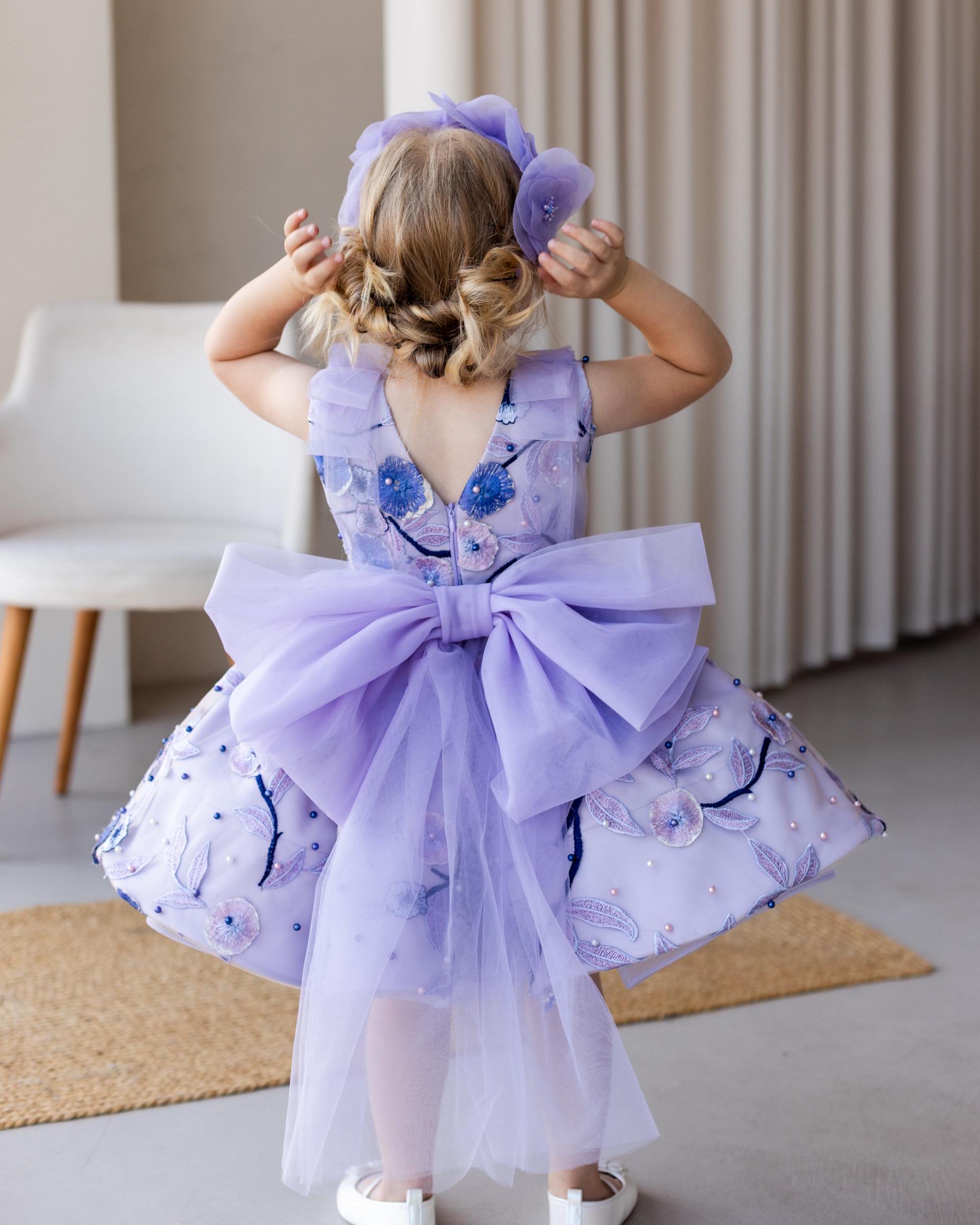 Abito Da Sera Lungo Viola Con Fiori 3D In Tulle – Eleganza Per Cerimonie E Ballo