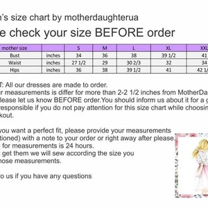 Op de afbeelding: Een maattabel voor damesjurken, met maten in inches voor de borst, taille en heupen. De tabel bevat de maten S, M, L, XL en XXL. De tekst luidt "Women's size chart by motherdaughterua Please check your size BEFORE order IMPORTANT: All our dresses are made to order. If one of your measurements is differ for more than 2-2 1/2 inches from MotherDaughterUA size chart, please let us know BEFORE order. You should inform us about it for a custom order. We are not responsible if you do not pay attention for this size chart while choosing your size at checkout. NOTICE: If you want a perfect fit, please provide your measurements (above-mentioned) with a note to your order or right away after please. Waiting time for measurements is 24 hours. If we will not get them we will sew according the size you choose by those measurements. Please convo us if you have any questions"