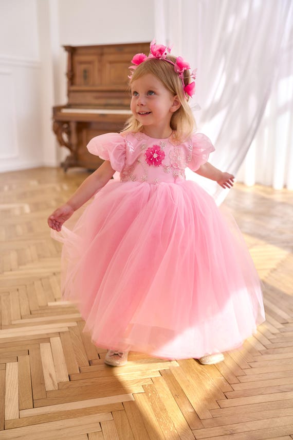 chinese dress ladies Amazon.com: GZCYL Flower Girl Dress for Wedding Bridesmaid Blush Pink Tulle  Lace Girls Pageant Party Maxi Gown: Clothing, Shoes & Jewelry main image 1