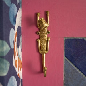PREORDER Ghanaian Ashanti Brass Hook &#39;Leopard&#39;