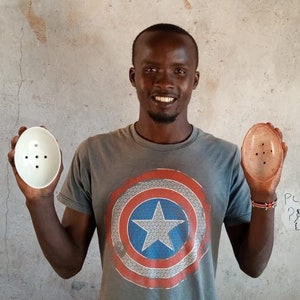 Kenyan Soapstone Oval Soap Dish 'Natural' image 5