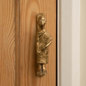 Ghanaian Ashanti Brass Door Handle &#39;Patiently Waiting&#39;