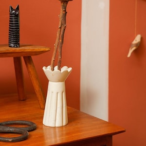 Kenyan Soapstone Hand Carved Small Vase &#39;Daisy&#39;