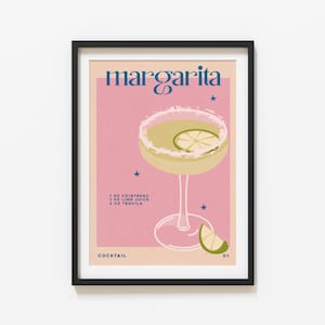 Peut inclure: Une affiche illustr&eacute;e rose et blanche avec le texte "margarita" en bleu. L'affiche repr&eacute;sente un verre &agrave; cocktail rempli d'un liquide jaune clair et un quartier de citron vert. La recette est indiqu&eacute;e sous le verre&nbsp;: 1&nbsp;oz de Cointreau, 1&nbsp;oz de jus de citron vert, 2&nbsp;oz de tequila. Le texte "Cocktail" est sous la recette et le num&eacute;ro "01" est dans le coin inf&eacute;rieur droit.