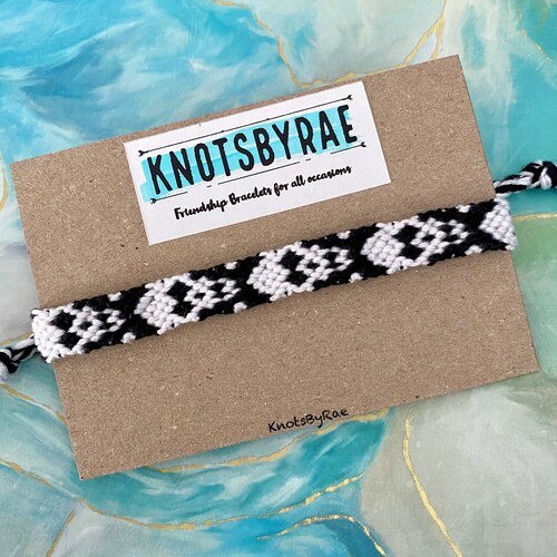 Bracelet de l'amitié tête de mort en blanc et noir, punk, avant-gardiste, gothique, rock