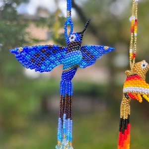 Beaded hummingbird deals necklace
