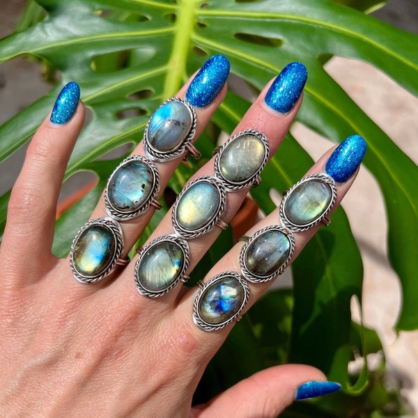 LABRADORITE RING oval ~ alpaca silver ring for women and men ~ ring with labradorite gemstone stone ring ~ boho hippie ring ~ crystal ring