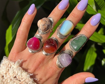 TUMBLED STONE RING ~ big crystal ring ~ natural stone rings ~ chunky hippie ring ~ silver vintage ring ~ pink agate ring ~ blue green gems