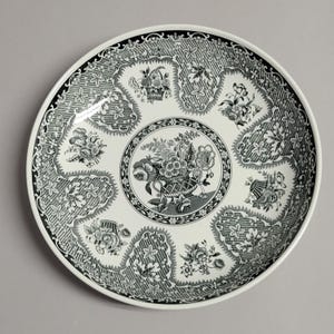 Archive Collection Black Filigree by Spode – 8.75&quot; Pasta Bowl / Decorative Plate
