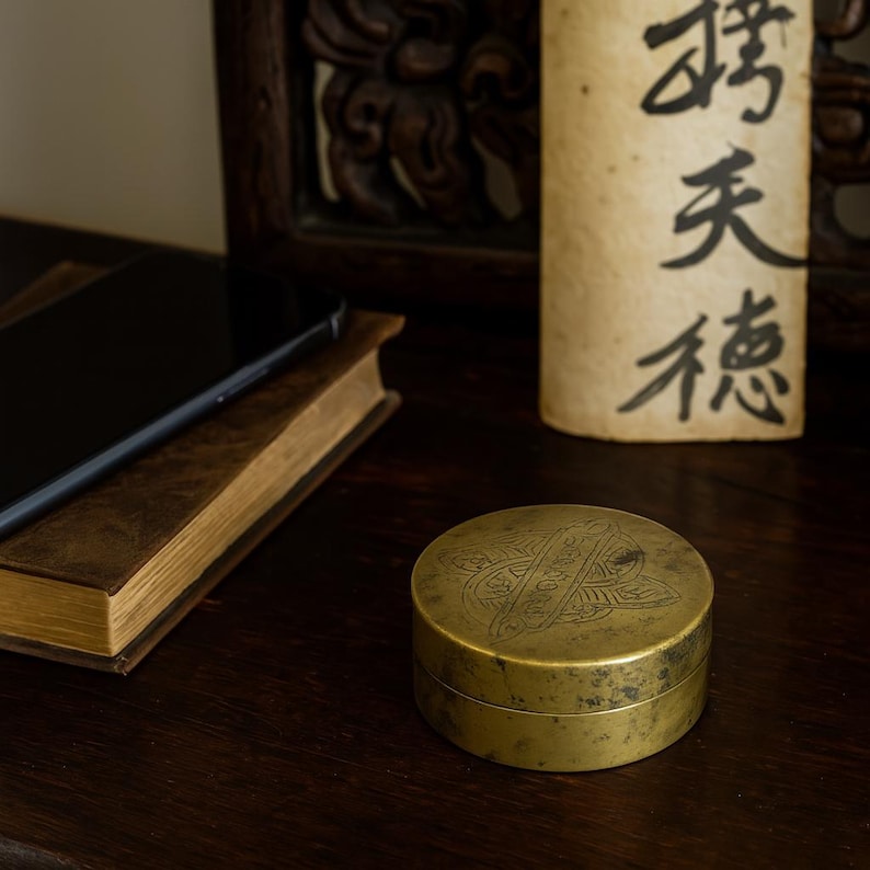 antique-chinese-brass-ink-box-with-red-seal-scholar-s-travel-inkwell