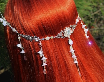 Lily of the Valley Hair Chain, Fairy Bridal Hair Vine, Quartz crystal Wedding Headpiece, Romantic Boho Hair Accessory
