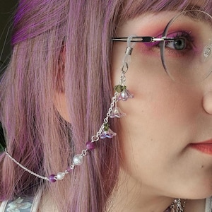 Wisteria gemstone eyeglass chain, Purple Floral glasses chain, Fantasy eyewear, Fairycore glasses holder, Cottagecore glasses chain