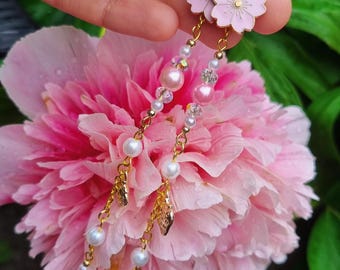 Dainty Pink Flower glasses chain, Pastel Pearl eyewear accessory, Cottage core eyeglasses strap