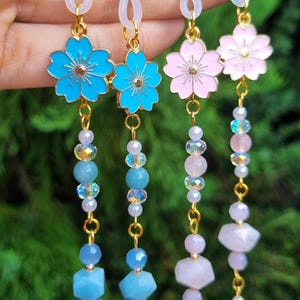 Floral gemstone glasses chain, Crystal eyeglasses chain, Gold Fairycore glasses chain, Cottagecore glasses holder