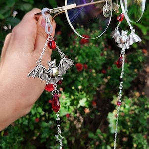 Bat Gothic Glasses Chain, Vampire eyeglass holder, Spooky Eyewear Accessory, Dark fantasy