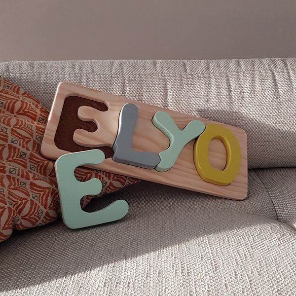 Puzzle prénom en bois avec lettres en relief