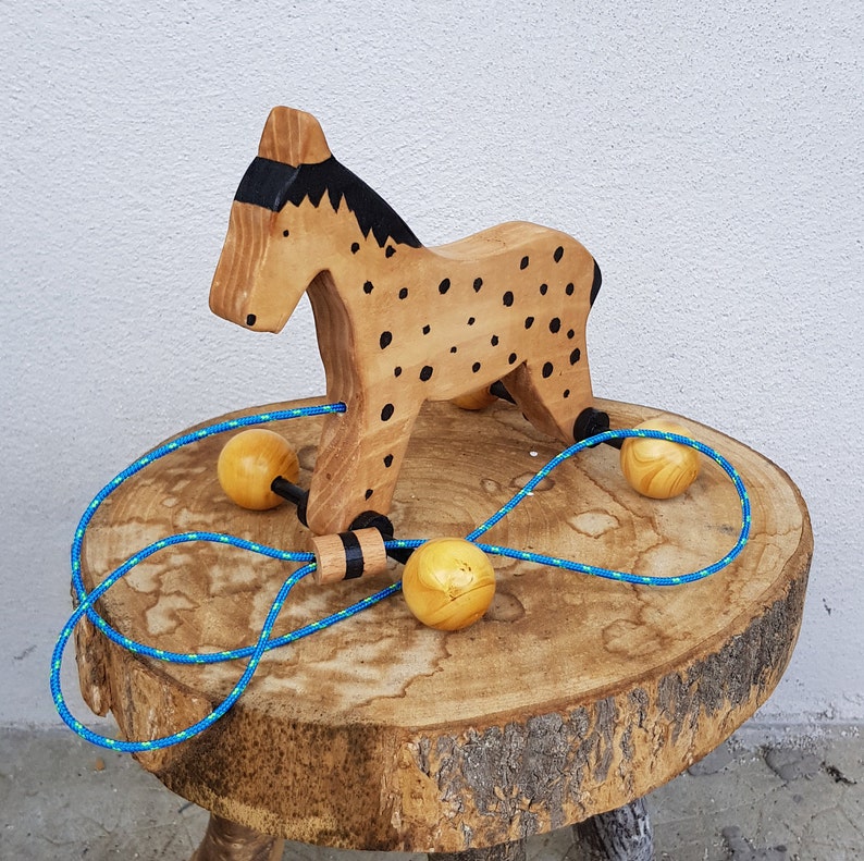 Ancien Jouet à Tirer : Cheval Blanc En Bois Polychrome - France 1920 - L 30cm H 27cm