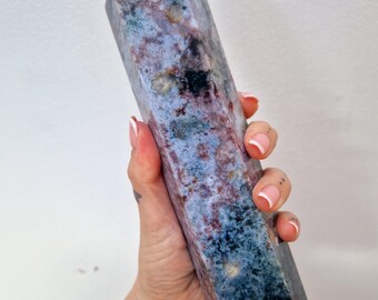 オーシャンジャスパー 879g ポイント - 高さ23cm、ドゥルージー入り