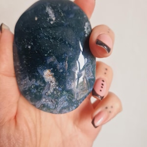 Moss agate 60mm crystal palm - moss agate carving for healing- moss agate crystal chunky - quartz inclusion