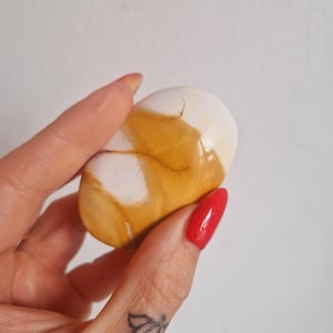 Mookaite 50mm crystal palm  - Mookaite carving - crystals for healing - Mookaite stone palm stone