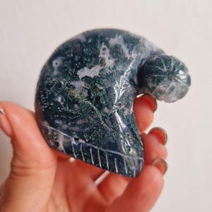 Moss Agate Crystal Snow Hat Carving (50mm)