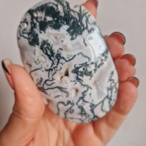 Moss agate 60mm crystal palm - moss agate carving for healing- moss agate crystal chunky - quartz inclusion
