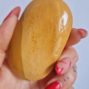 Mookaite 60mm crystal palm  - Mookaite carving - crystals for healing - Mookaite stone palm stone