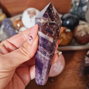 Chevron Amethyst Vogel Crystal Wand - Healing Point (10cm)