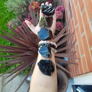 One piece of raw obsidian highly protective grounding crystal wards off negative energy