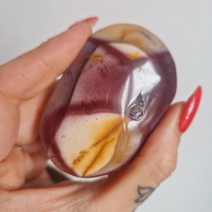 Mookaite 60mm crystal palm  - Mookaite carving - crystals for healing - Mookaite stone palm stone