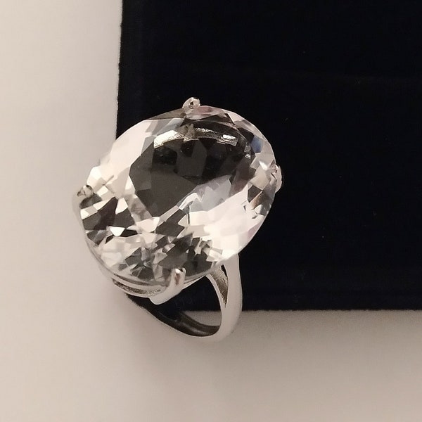 Genuine rock crystal 20x15mm/15ct, 925 sterling silver ring, rhodinated (looks like white gold), insured parcel delivery