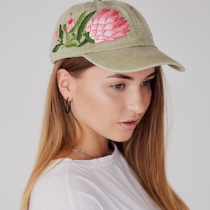 Hand embroidered baseball cap with protea image 5