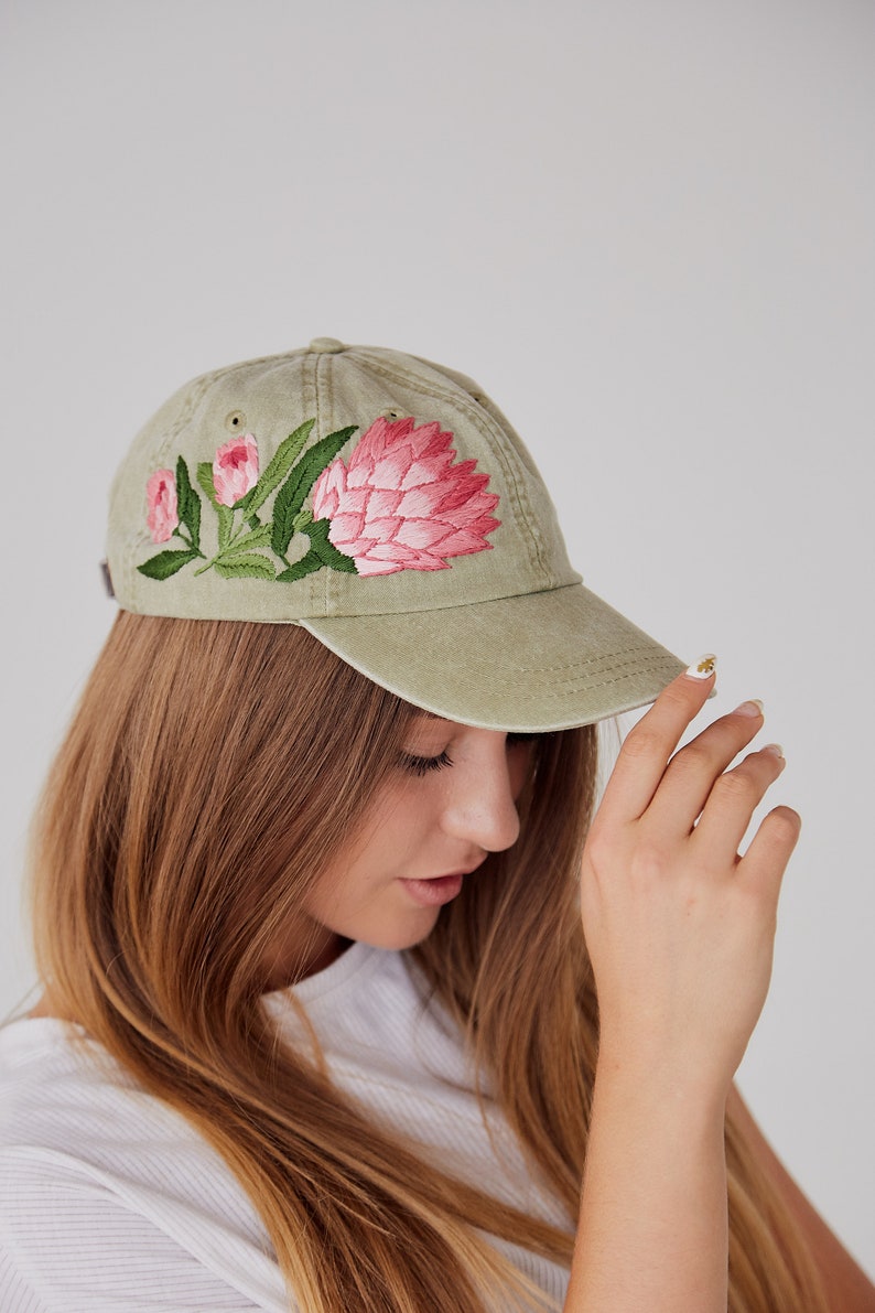 Hand embroidered baseball cap with protea image 4
