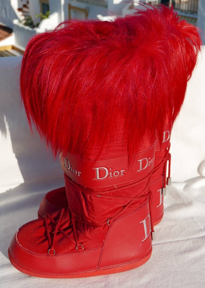 Moon Boots - Dior  Dior boots, Moon boots, Boots