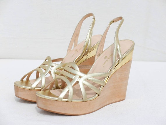 small gold wedges