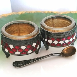 Vintage/Antique Enameled Silver Set of Salt and Pepper Cellars with original glass and spoon in original gift box from 1920-1950&#39;s.