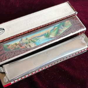 Antique World&#39;s Most Known Hohner Harmonica &quot;Rheingold&quot; Harmonica in original box from 1900&#39;s.