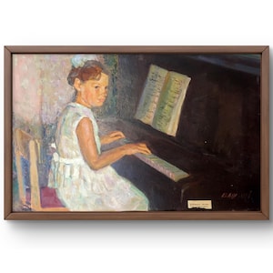 Retrato de pintura a óleo original, pintura a óleo sobre papelão, jovem garota em um vestido branco sentada ao piano, arte feita à mão, sem moldura