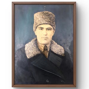 Retrato pintado al óleo original, pintura al óleo sobre cartón, retrato de un hombre con sombrero y abrigo de piel, abrigo negro, arte hecho a mano, sin marco